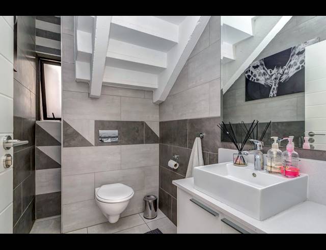 4 BEDROOM CLUSTER TO LET IN CRAIGAVON